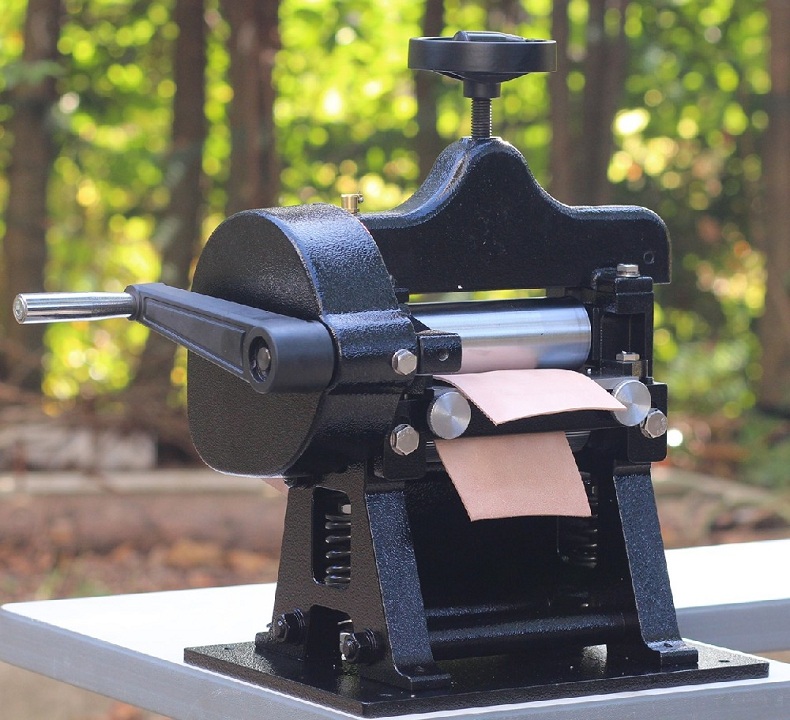 8116 Hand crank leather splitter for handmade leather workshop and saddlery